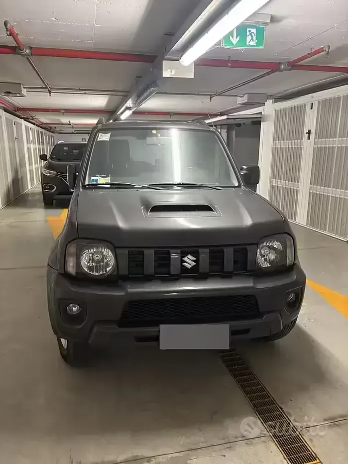 Usata Suzuki Jimny 85 CV (62 kW) 2013 Grigio SUV
