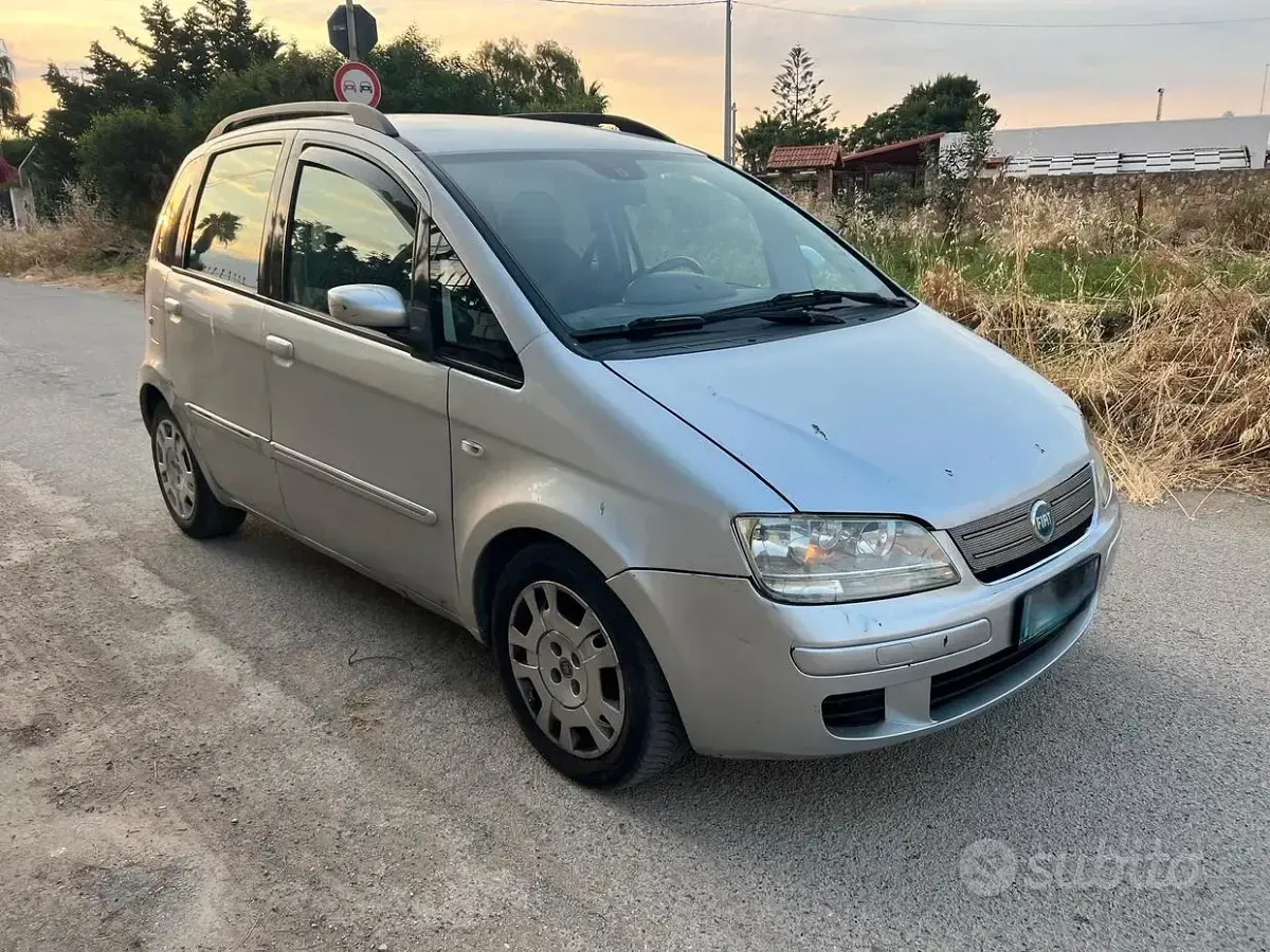 Usata Fiat Idea Dynamic 69 CV (50 kW) 2008 Grigio Monovolume