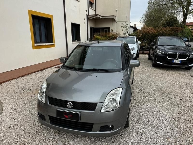 Usata Suzuki Swift GLX 69 CV (50 kW) 2007 Grigio Utilitaria