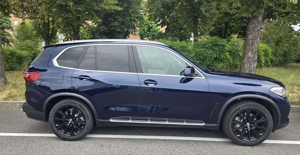 Usata BMW X5 Efficient Dynamics 231 CV (169 kW) 2019 Blu/azzurro SUV