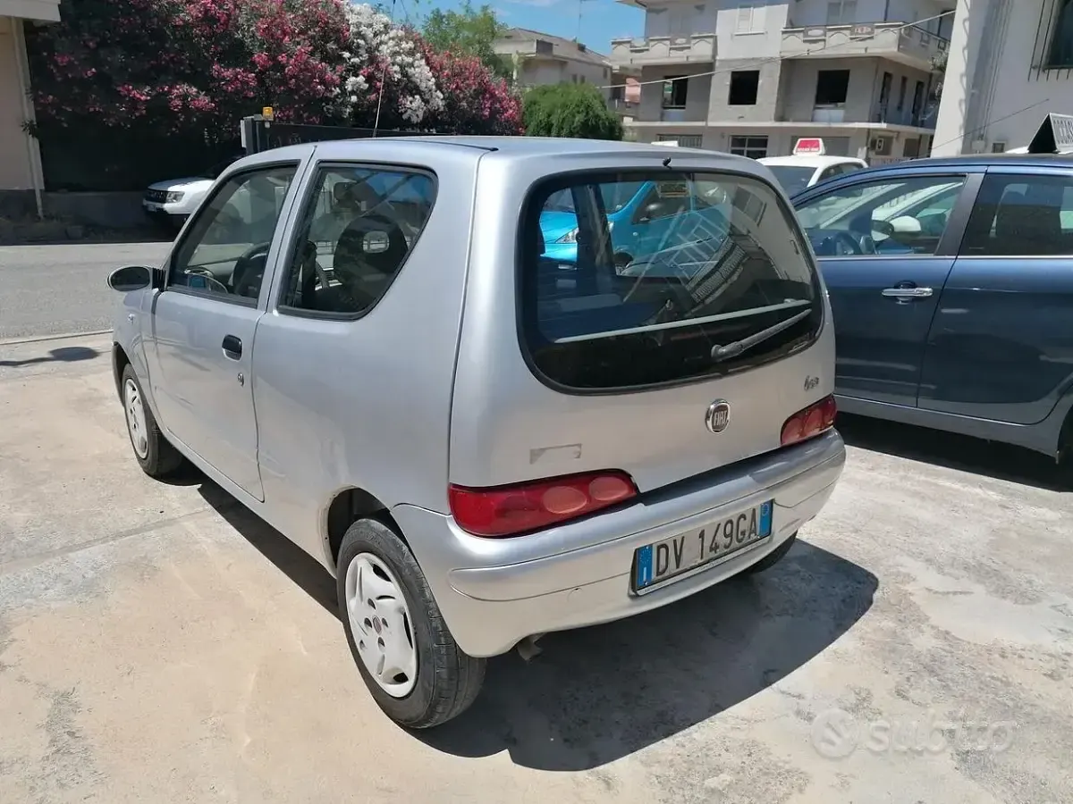 Usata Fiat 600 54 CV (39 kW) 2009 Grigio Utilitaria