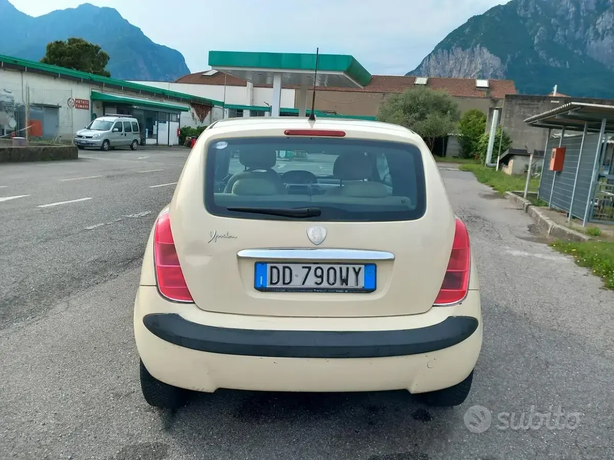 Usata Lancia Ypsilon 60 CV (44 kW) 2006 Utilitaria