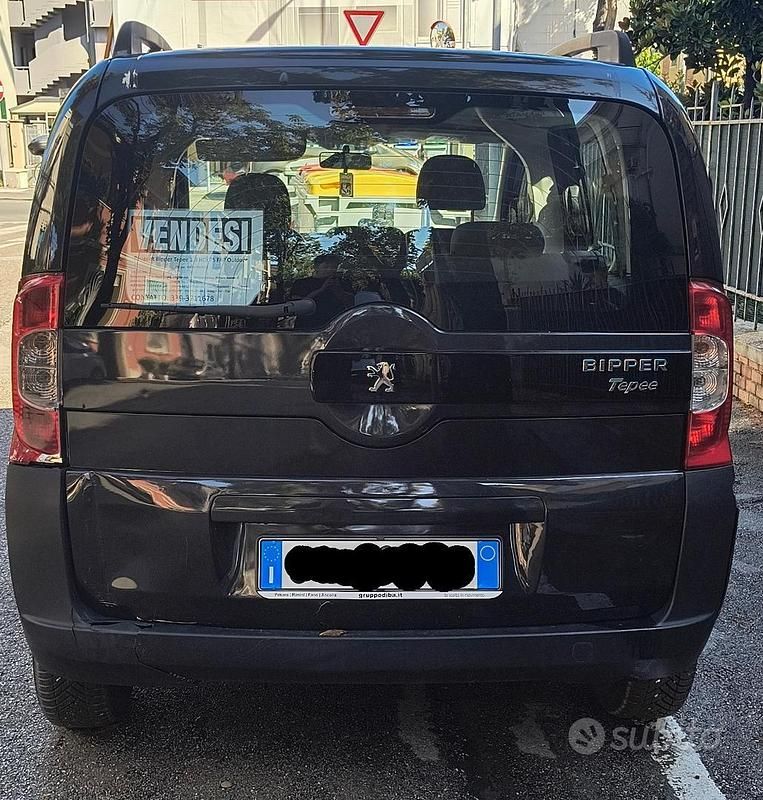 Begagnad Peugeot Bipper Outdoor 75 HK (55 kW) 2011 Svart Minibuss