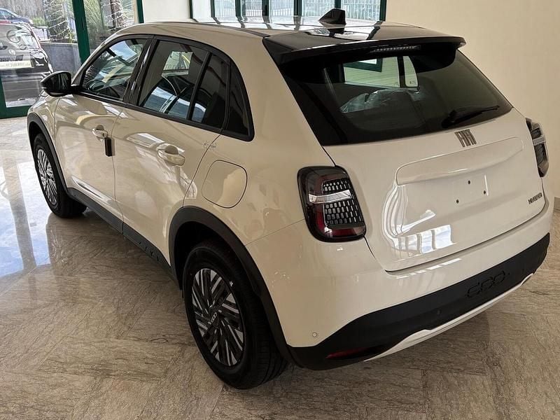 Nuova Fiat 600 100 CV (73 kW) 2025 Bianco SUV