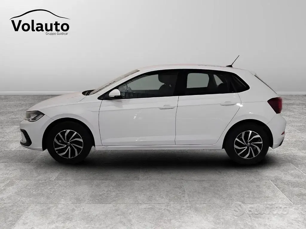 Begagnad VW Polo Life 80 HK (58 kW) 2023 Vit Halvkombi