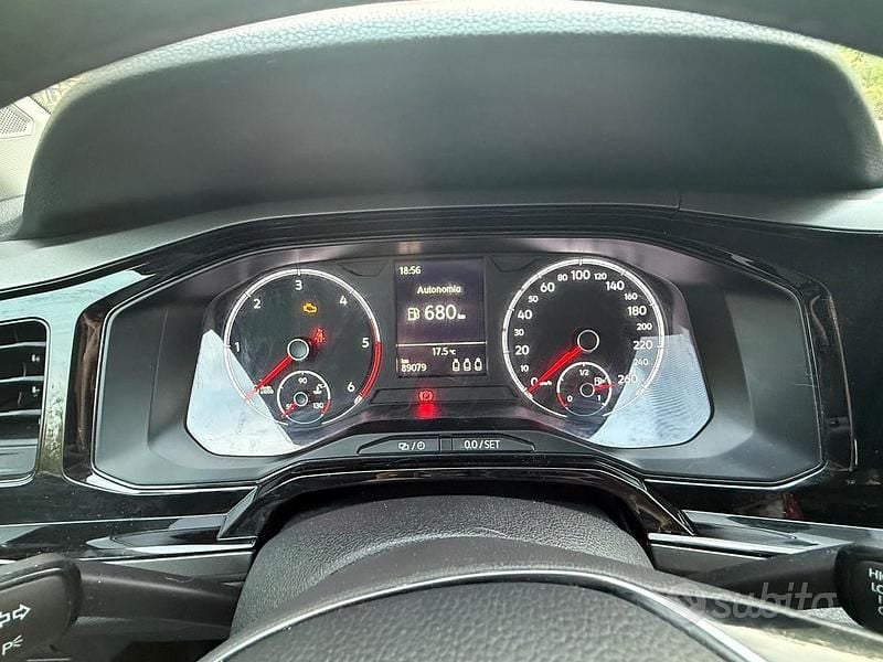 Usata VW Polo Trendline 90 CV (66 kW) 2019 Grigio Utilitaria