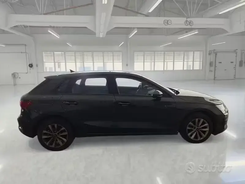 Usata Audi A3 Business 150 CV (110 kW) 2022 Grigio Berlina