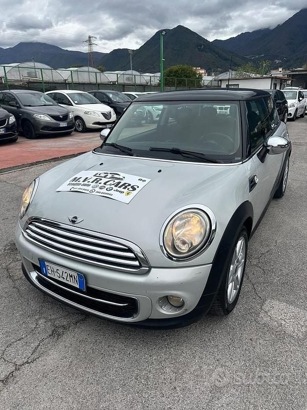 Usata Mini Cooper D 111 CV (81 kW) 2011 Grigio Utilitaria