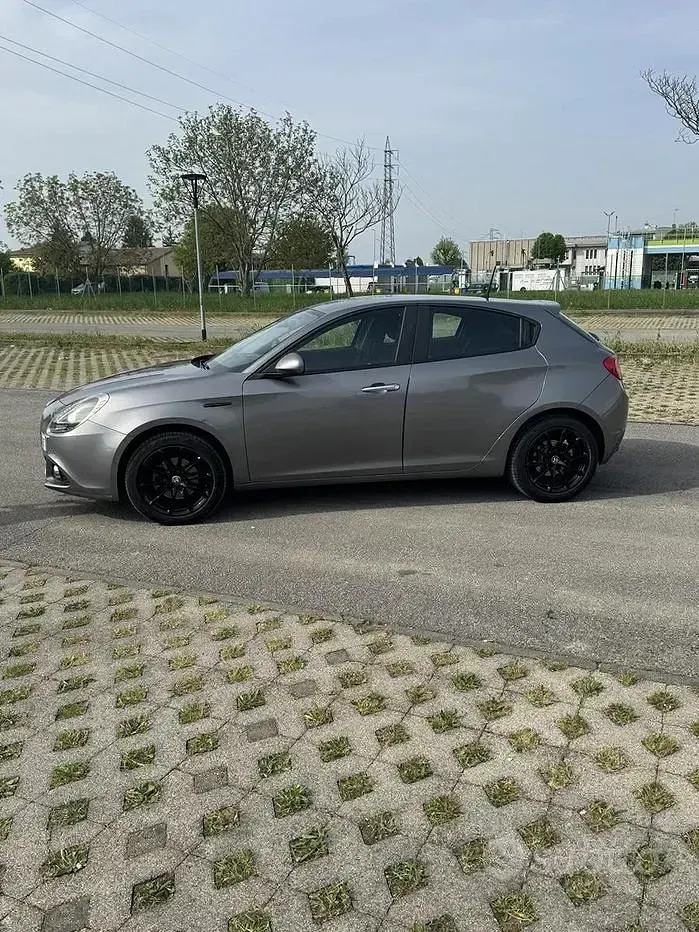 Usata Alfa Romeo Giulietta 120 CV (88 kW) 2015 Grigio Utilitaria