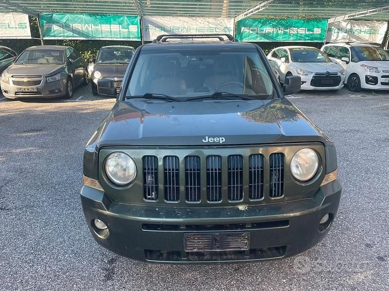 Usata Jeep Patriot Sport 140 CV (102 kW) 2008 Verde SUV