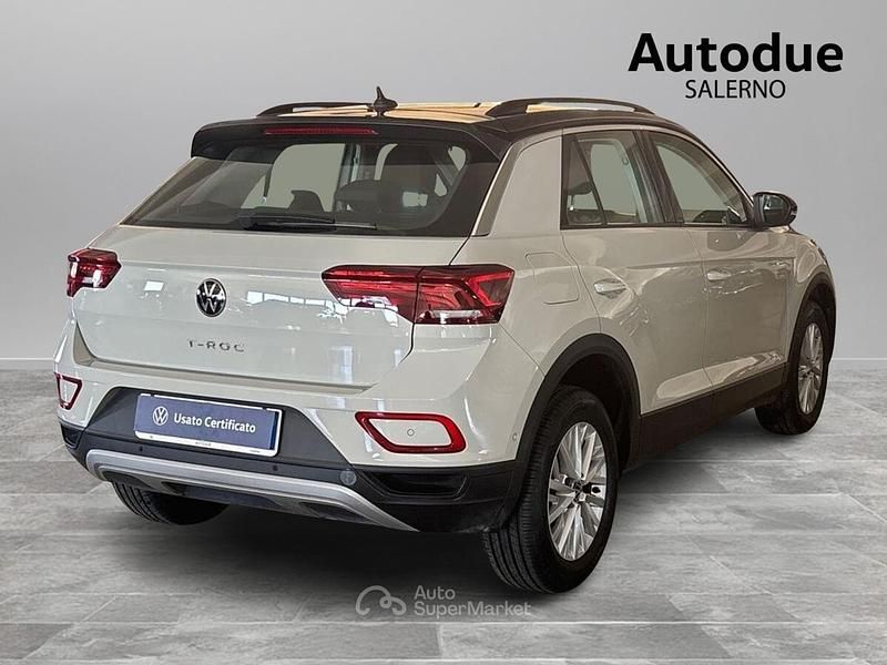 Usata VW T-Roc Life 110 CV (80 kW) 2023 Ascot grey /tetto nero SUV