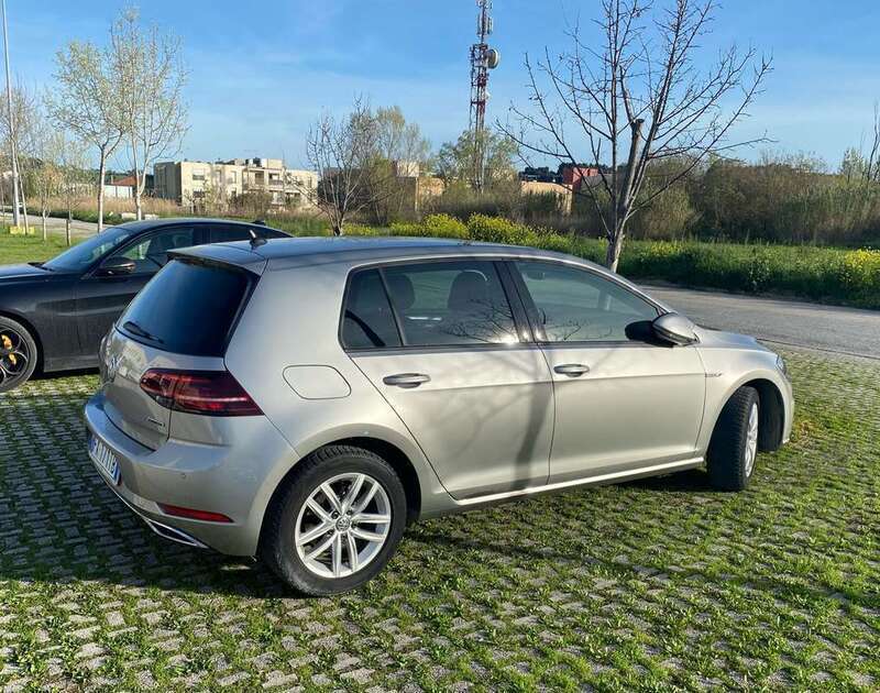 Usato 2020 VW Golf 1.5 CNG_Hybrid 131 CV (20.500 €)