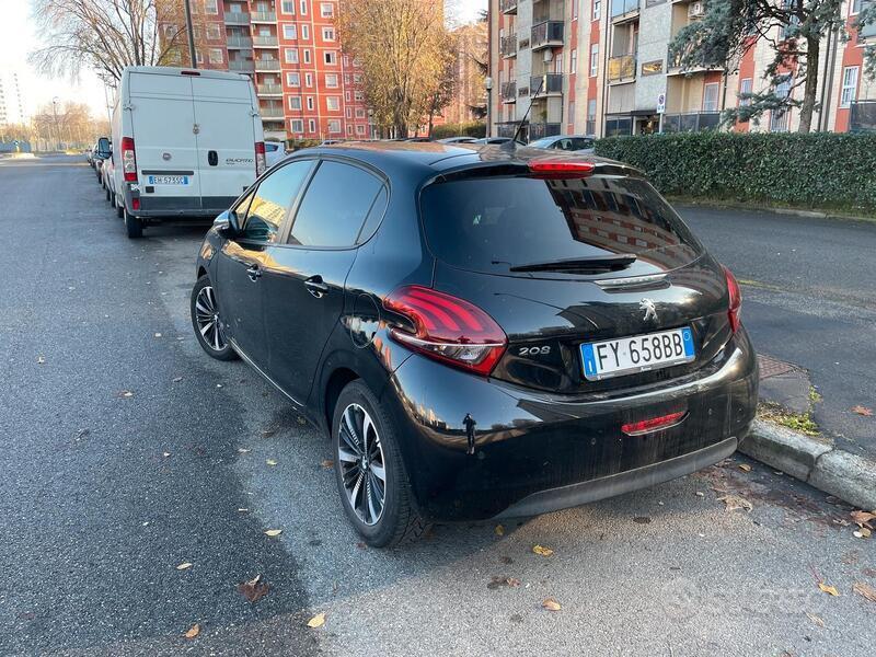 Usato 2019 Peugeot 208 1.6 Diesel 120 CV (10.000 €)