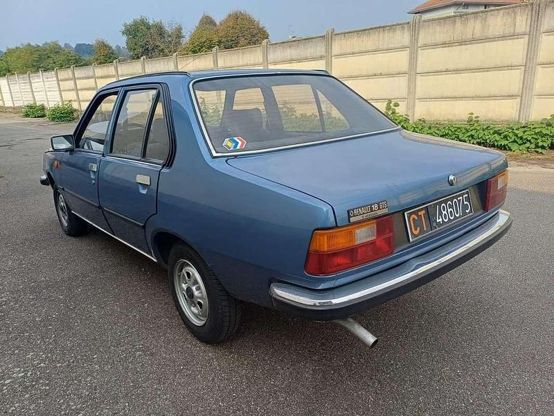 Usata Renault R18 79 CV (58 kW) 1979 Blu/azzurro Berlina
