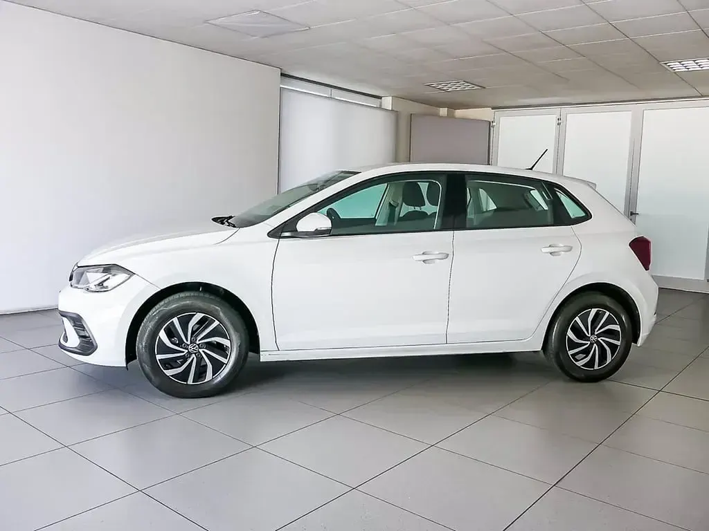 Usata VW Polo Life 80 CV (58 kW) 2023 Pure white Utilitaria