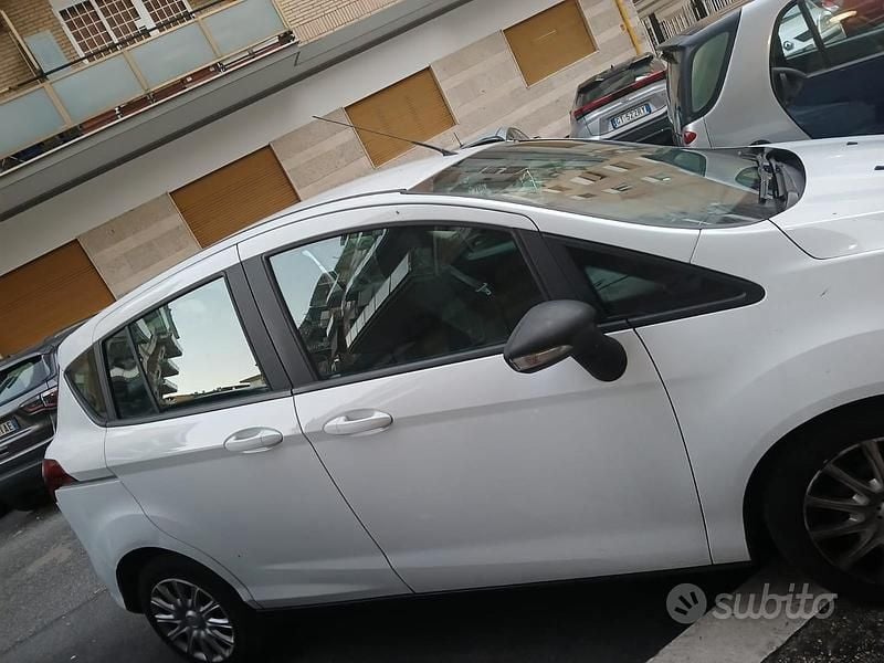 Usata Ford B-MAX 75 CV (55 kW) 2015 Bianco Monovolume