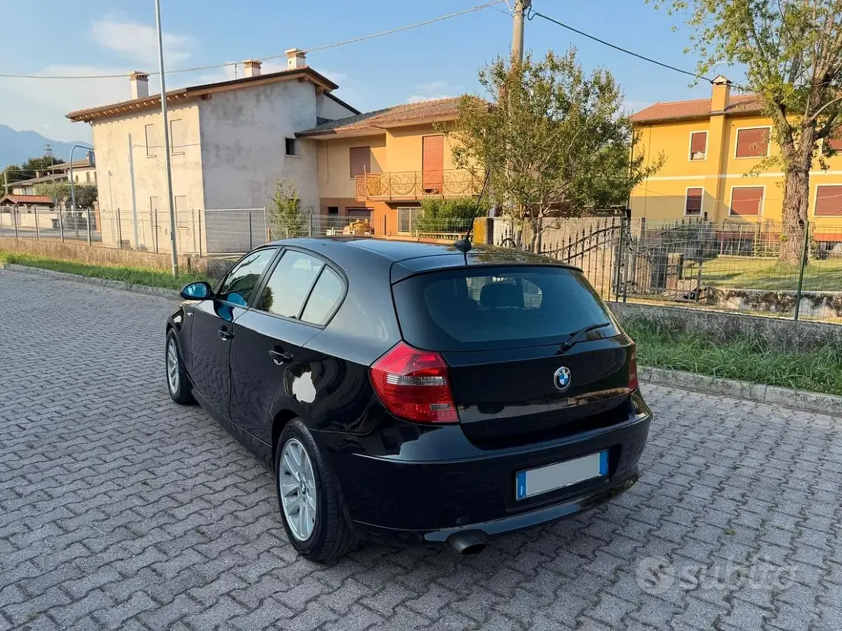 Usata BMW 118 Efficient Dynamics 143 CV (105 kW) 2007 Nero Utilitaria