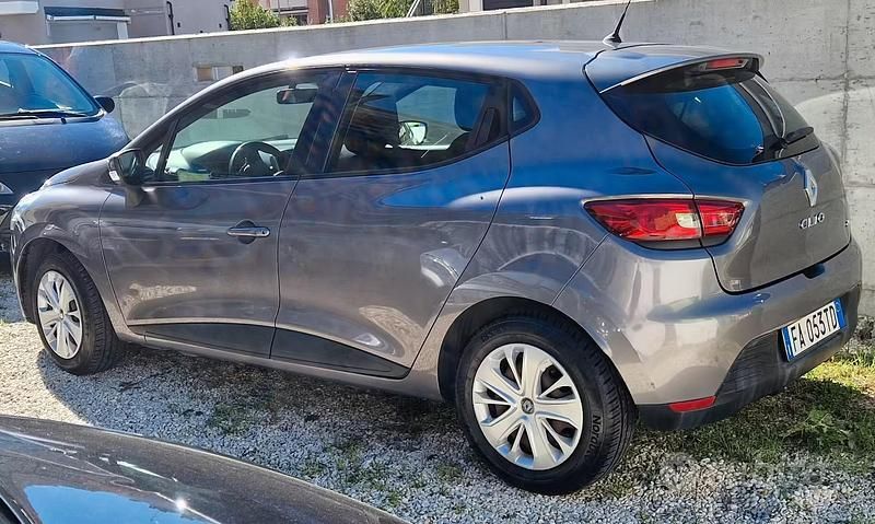 Usata Renault Clio IV 75 CV (55 kW) 2015 Grigio Berlina