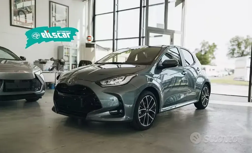 Nuova Toyota Yaris Hybrid 92 CV (67 kW) 2026 Grigio Berlina