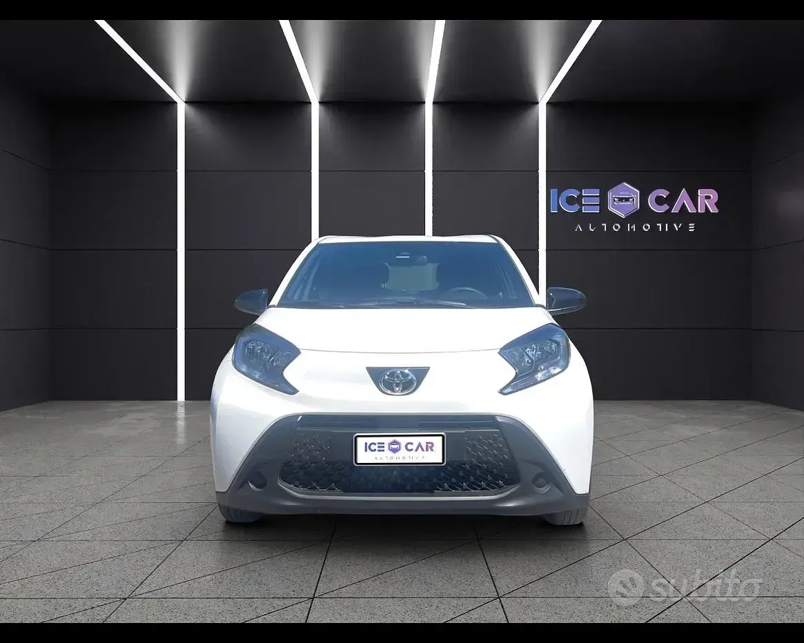 Usata Toyota Aygo X Active 72 CV (52 kW) 2025 Bianco SUV
