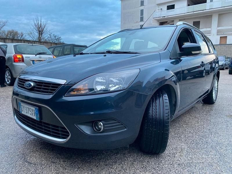 Usata Ford Focus 110 CV (80 kW) 2009 Grigio Station wagon