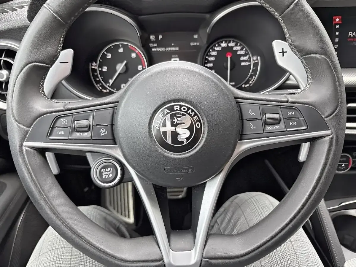 Usata Alfa Romeo Stelvio Executive 210 CV (154 kW) 2017 Blu SUV
