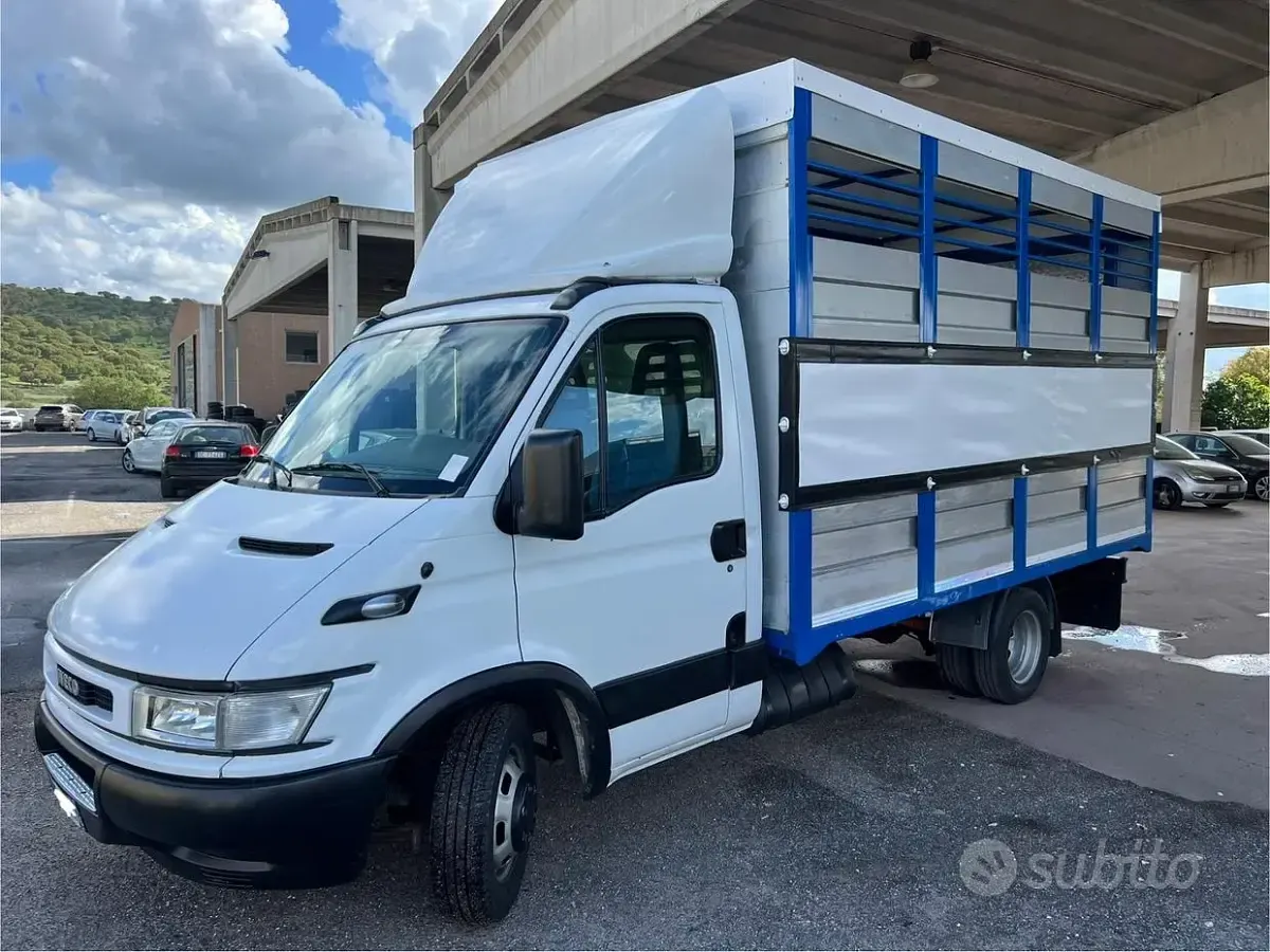 Usata Iveco Daily 125 CV (91 kW) 2003 Bluazzurro