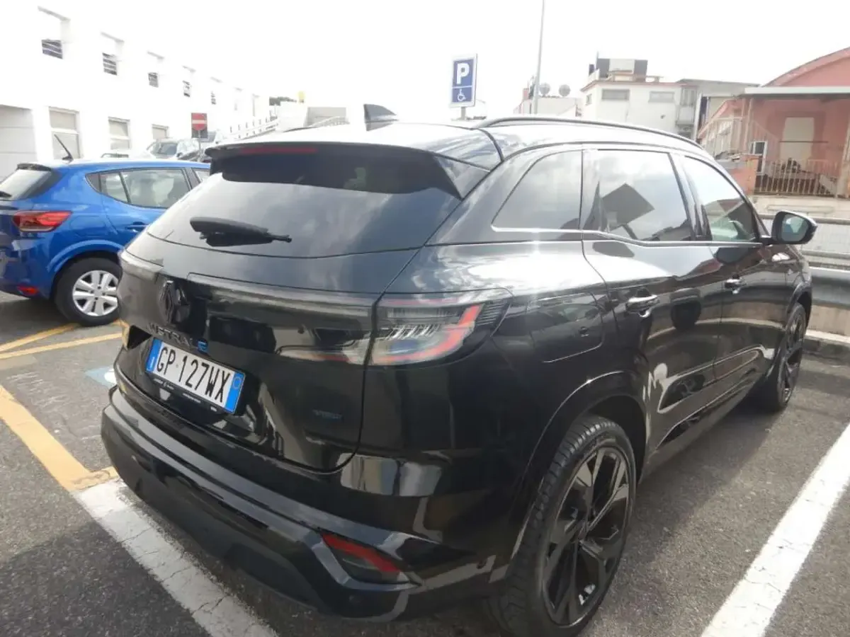 Usata Renault Austral Esprit Alpine 131 CV (96 kW) 2024 Nero SUV