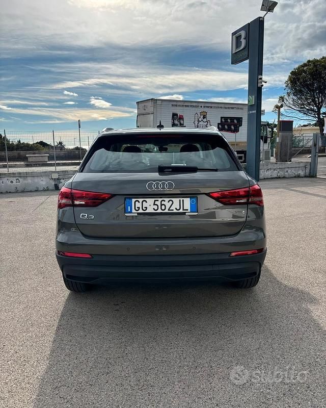 Usata Audi Q3 Business 199 CV (146 kW) 2021 Grigio SUV