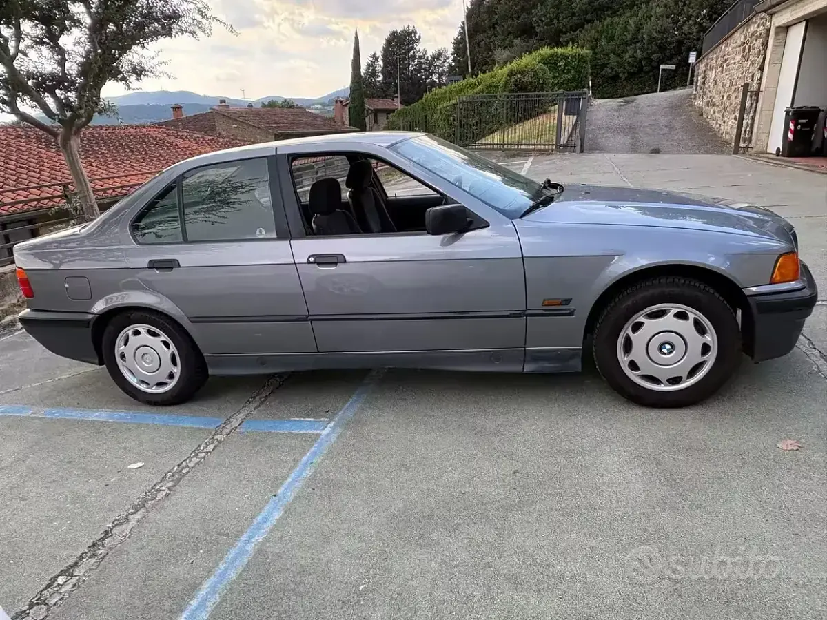 Usata BMW 318 1992 Grigio Berlina