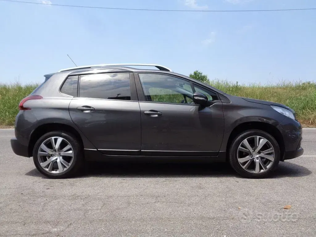 Usata Peugeot 2008 82 CV (60 kW) 2017 Grigio SUV