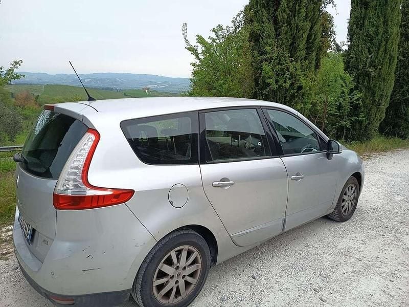 Usata Renault Scénic III Luxe 131 CV (96 kW) 2010 Monovolume