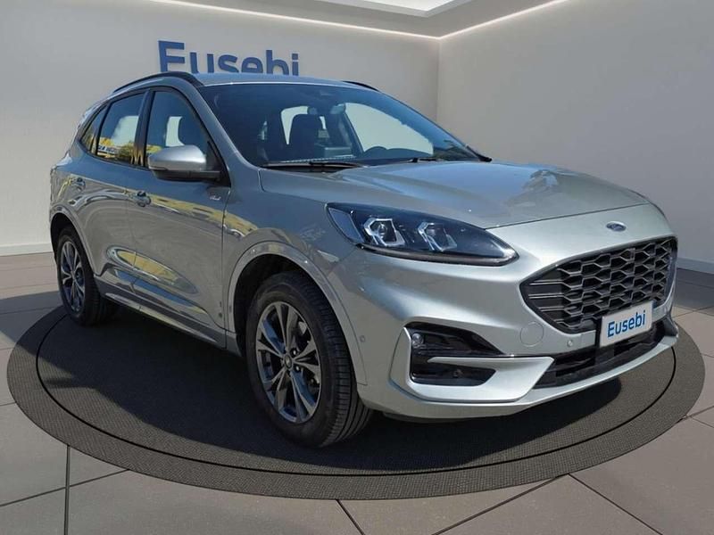 Usata Ford Kuga ST-Line X 152 CV (111 kW) 2023 Solar silver SUV