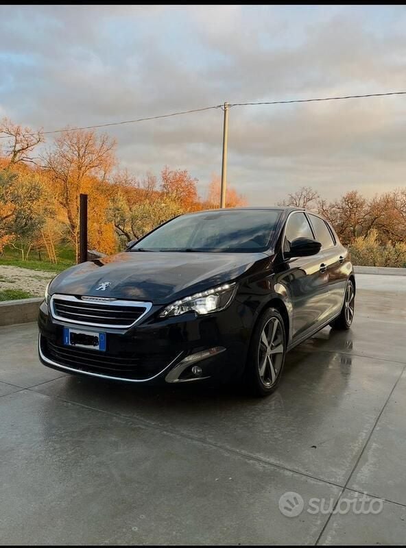 Usata Peugeot 308 116 CV (85 kW) 2014 Nero Utilitaria