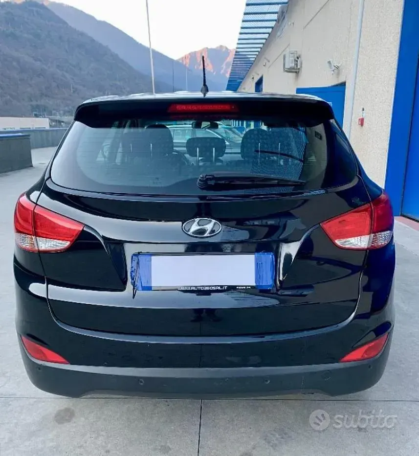 Usata Hyundai ix35 116 CV (85 kW) 2015 Nero metallizzato SUV