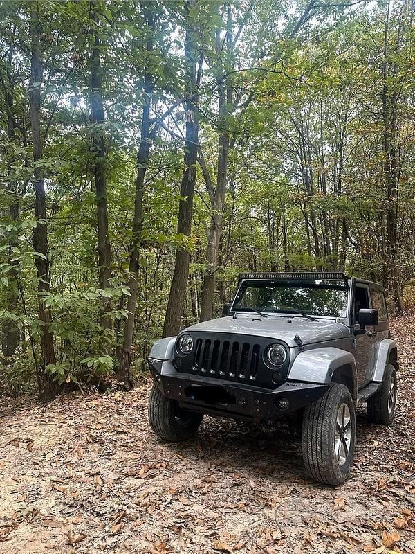 Grigio Usata 2013 Jeep Wrangler Sahara SUV | 26.000 € (Buon prezzo) - Immagine 1/4