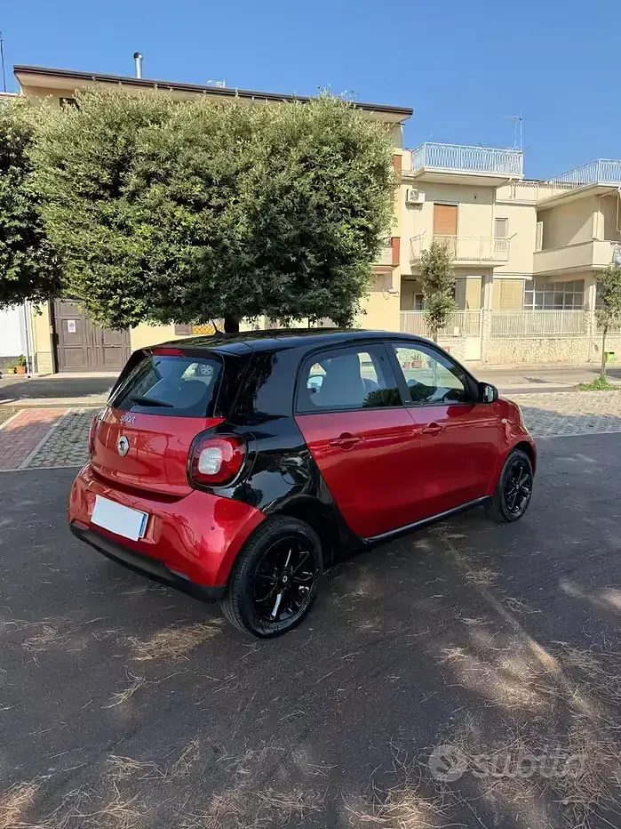 Usata Smart ForFour Prime 90 CV (66 kW) 2016 Rosso Utilitaria