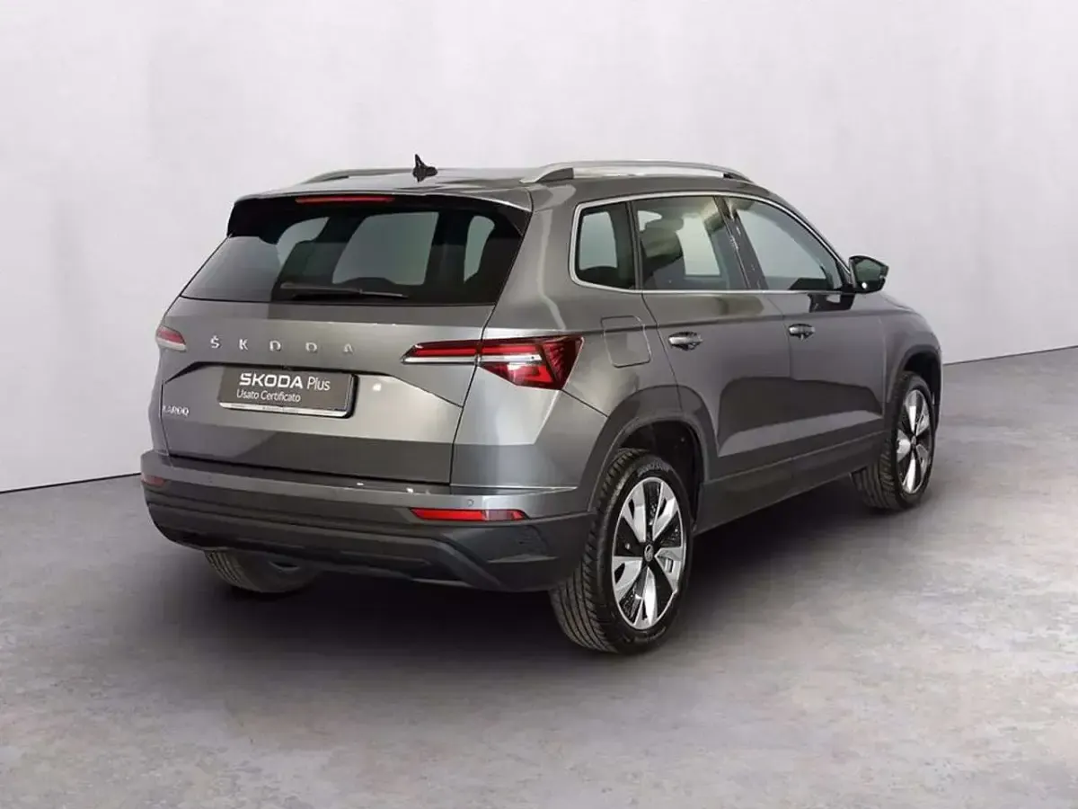 Usata Skoda Karoq Style 150 CV (110 kW) 2023 Grigio graphite metallizzato SUV