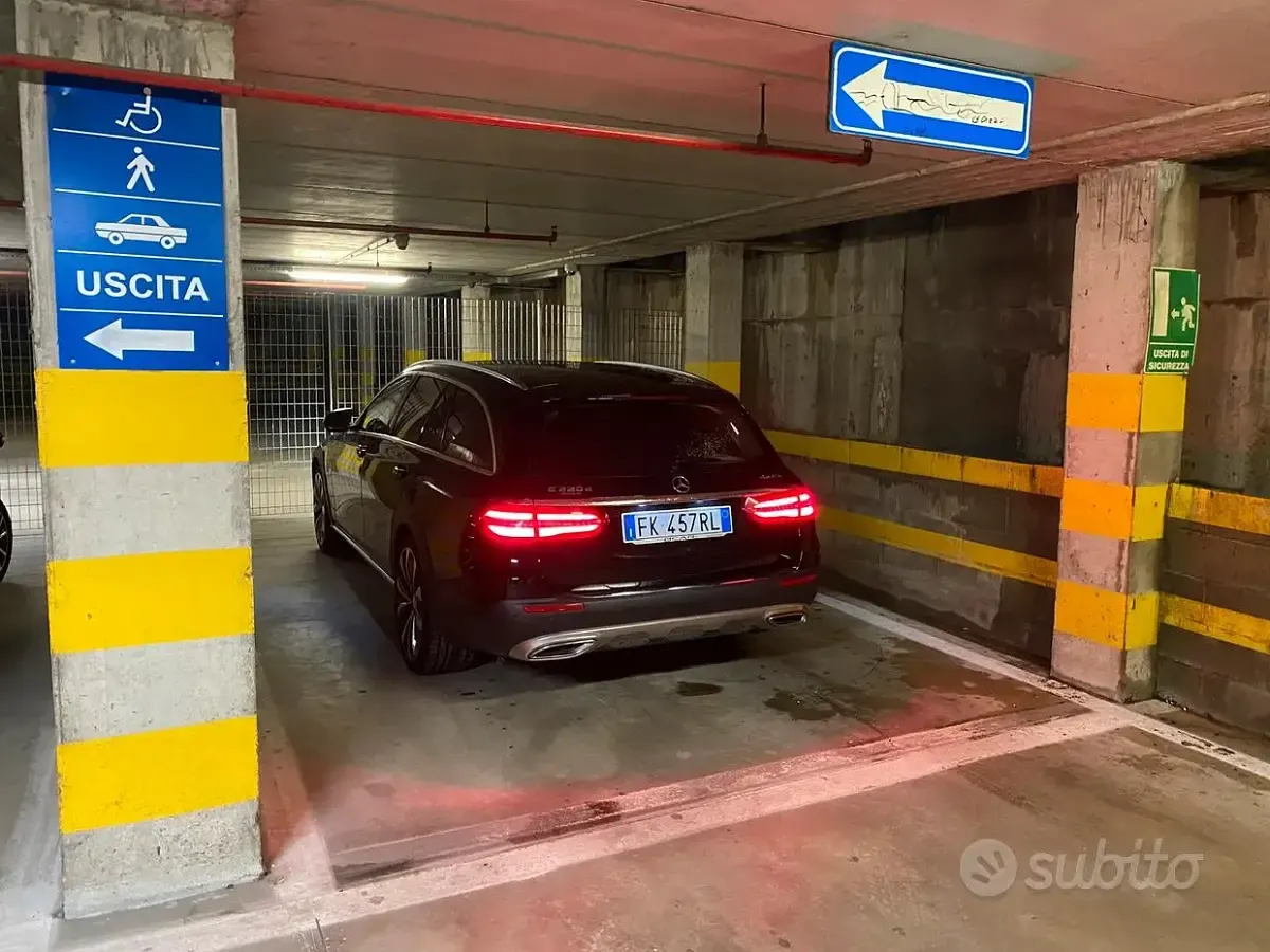 Usata Mercedes E220 All-Terrain 194 CV (142 kW) 2017 Nero Station wagon