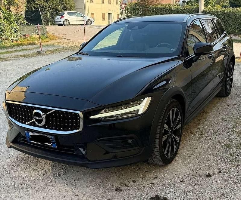 Nero Usata 2020 Volvo V60 CC Station wagon | 19.900 € (Buon prezzo) - Immagine 1/4