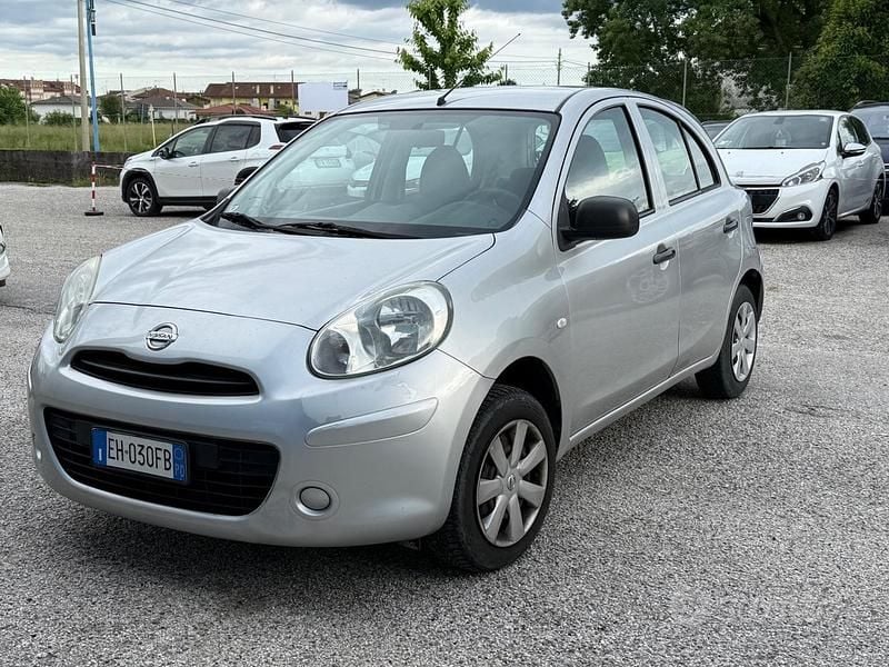 Usata Nissan Micra Acenta 80 CV (58 kW) 2013 Grigio Utilitaria