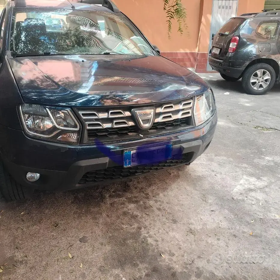 Usata Dacia Duster Lauréate 100 CV (73 kW) 2015 Blu SUV