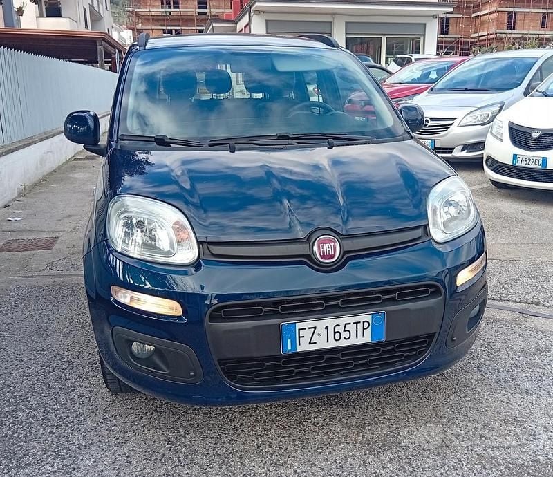 Usata Fiat Panda Lounge 69 CV (50 kW) 2019 Blu Utilitaria