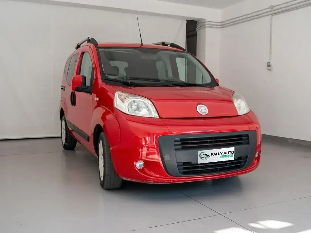Usata Fiat Qubo Trekking 75 CV (55 kW) 2011 Rosso Monovolume