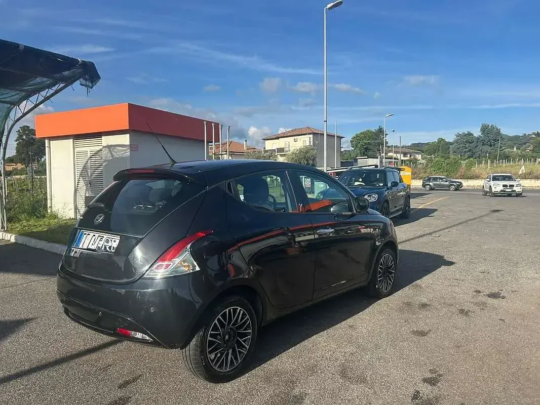 Usata Lancia Ypsilon S 95 CV (69 kW) 2016 Utilitaria