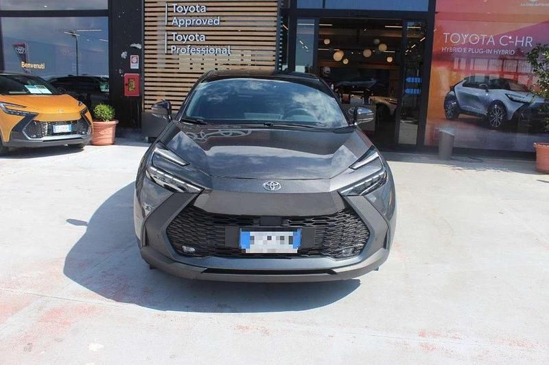 Dark grey & black Usata 2024 Toyota C-HR Trend SUV | 29.900 € (Buon prezzo) - Immagine 1/4