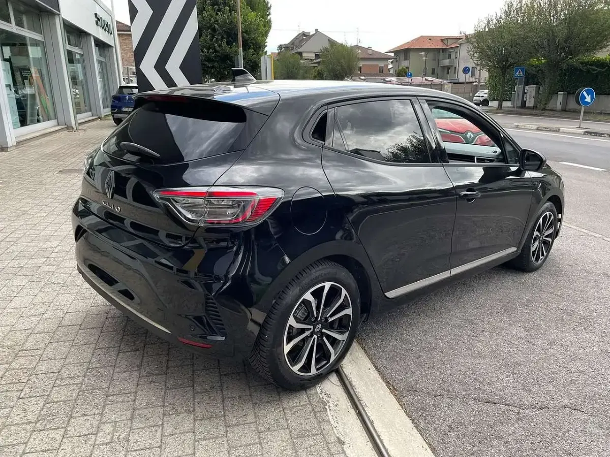 Usata Renault Clio V Techno 91 CV (66 kW) 2025 Nero Berlina