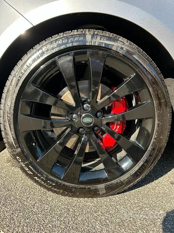 Usata Land Rover Range Rover 300 CV (220 kW) 2024 Grigio SUV
