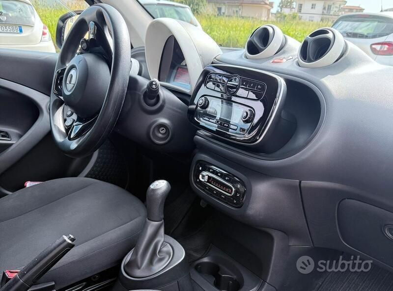 Usata Smart ForFour 61 CV (44 kW) 2018 Nero Utilitaria