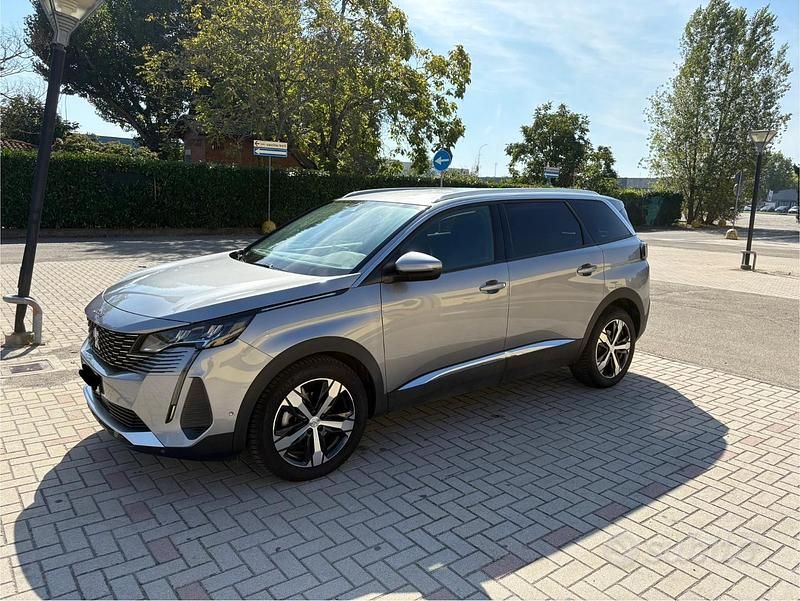 Usata Peugeot 5008 Allure 131 CV (96 kW) 2021 Grigio SUV